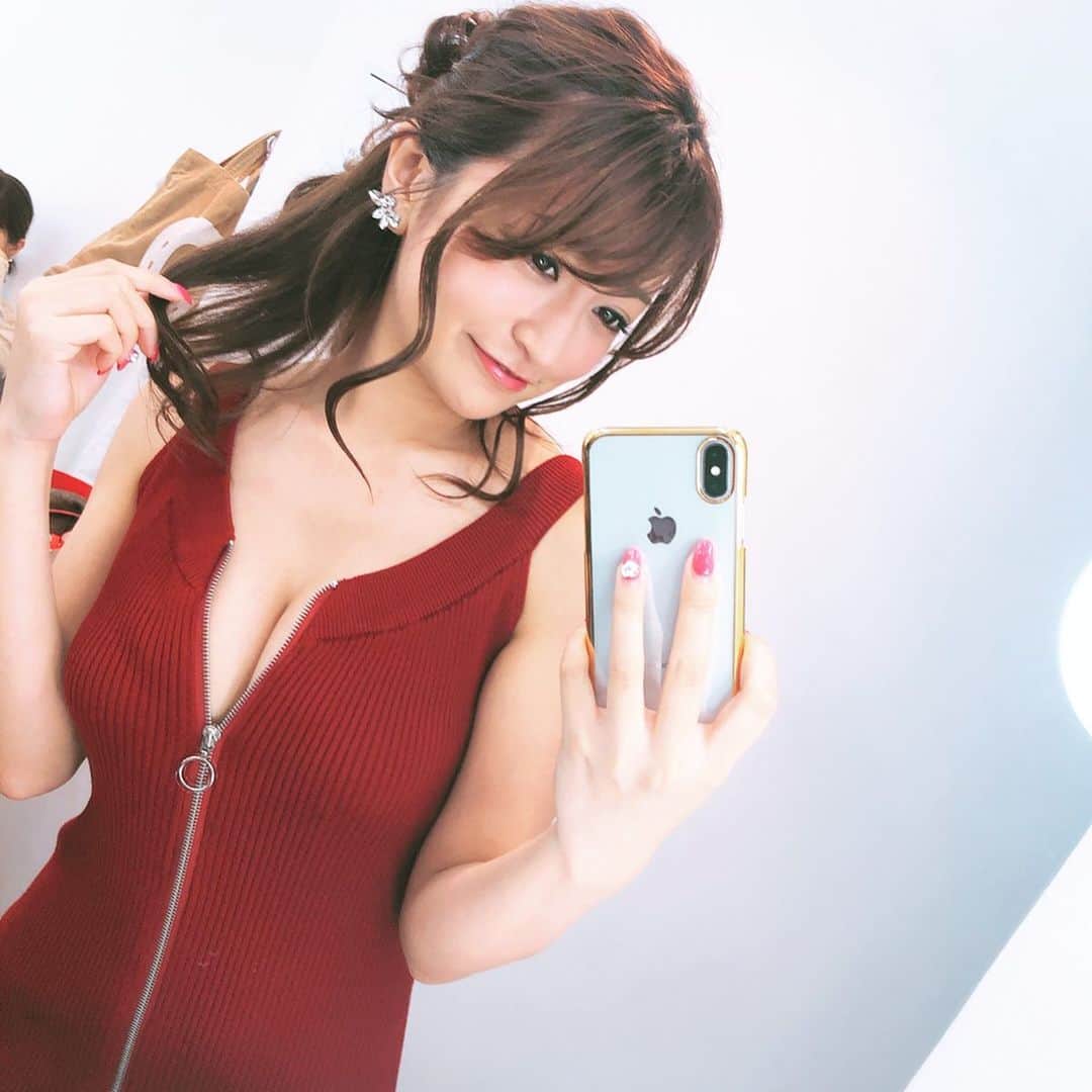 HOSHINOのインスタグラム：「ほよみ💗💗今回もちょうおいしいシャインマスカットあった🍑🍇🍒💗💗すてきです👏👏#シャインマスカット#撮影#ほよみ#秋#秋コーデ#もうすぐクリスマス」