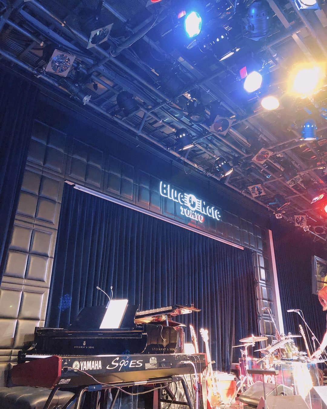 江連裕子さんのインスタグラム写真 - (江連裕子Instagram)「. BLUE NOTE TOKYO 🎼 着物で司会を担当させて頂きました♪ . #ブルーノート東京 #ブルーノート #bluenotetokyo #bluenote #江連裕子 #音楽 #music #jazz #バイオリン #アコーディオン #アコーディオン演奏 #東儀秀樹 #東儀秀樹✖️古澤巌✖️cobaコンサートツアー2019 #東儀秀樹氏 #coba #古澤巌 #古澤巌さん」11月7日 19時50分 - yuko_ezure