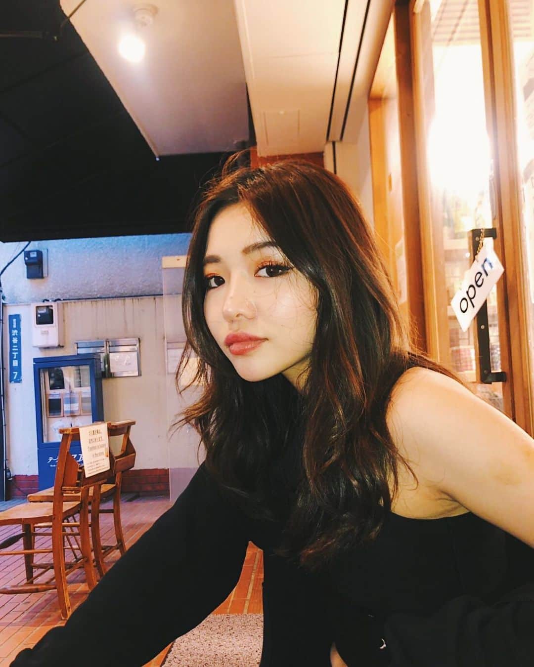 のインスタグラム：「今からクリスマスソングかけて気分あげてる。 可愛い服ほしいなあ 皆さん何がほしい？  #フライイングすぎるかな #動画あげたで  #photography #Tokyo #tokyocity」
