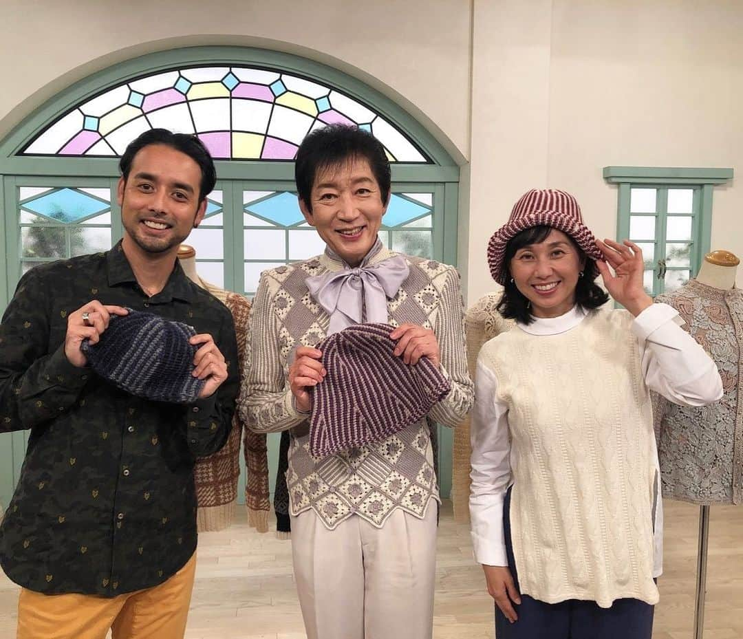 東尾理子さんのインスタグラム写真 - (東尾理子Instagram)「今日11月7日(木) 21時30分～21時54分 ＮＨＫ Ｅテレ「すてきにハンドメイド アフガン編みのストライプ帽子」がＯＡになります📺　是非みてください☺️ .  #すてきにハンドメイド #nhk #eテレ #ハンドメイド #手作り #アフガン編み #帽子 #編み物 #ストライプ #あたたか #東尾理子 #衣装はタグ付けしてます」11月7日 11時12分 - rikohigashio