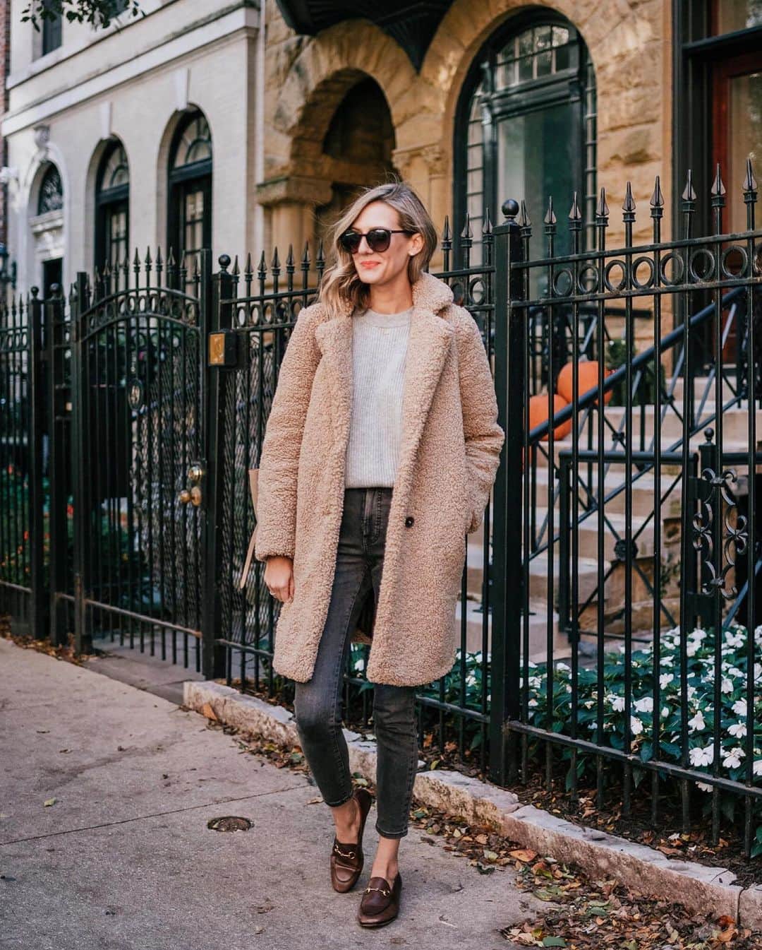 Anna Jane Wisniewskiのインスタグラム：「Teddy coat, I bought you two years ago and I just can’t quit you. Thanks for keeping me cozy the past couple years. Can’t wait to enter a new decade with you. http://liketk.it/2GBTC #liketkit @liketoknow.it #teddycoat #chicagoblogger」