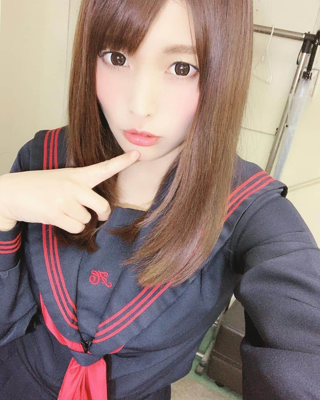 新村あかりのインスタグラム：「一瞬だけ着たセーラー服（回想シーン）」