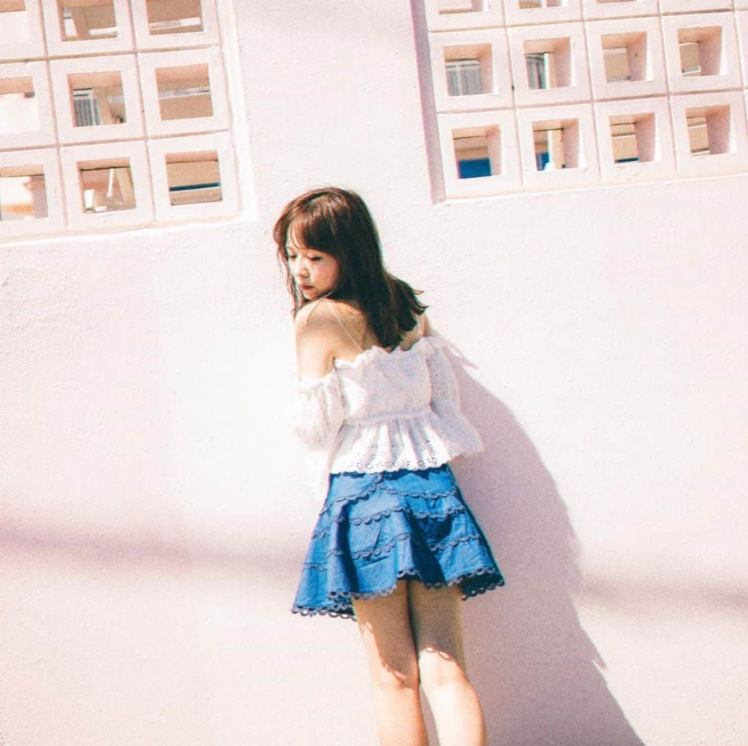 平松可奈子さんのインスタグラム写真 - (平松可奈子Instagram)「夏に撮影して頂いたものを 少しだけ公開します🍵 (季節外れごめんなさい)  photo by @takumishinoda  #shooting #instagood #彼女感　#インスタグラビア」11月7日 11時36分 - 11kanaco14