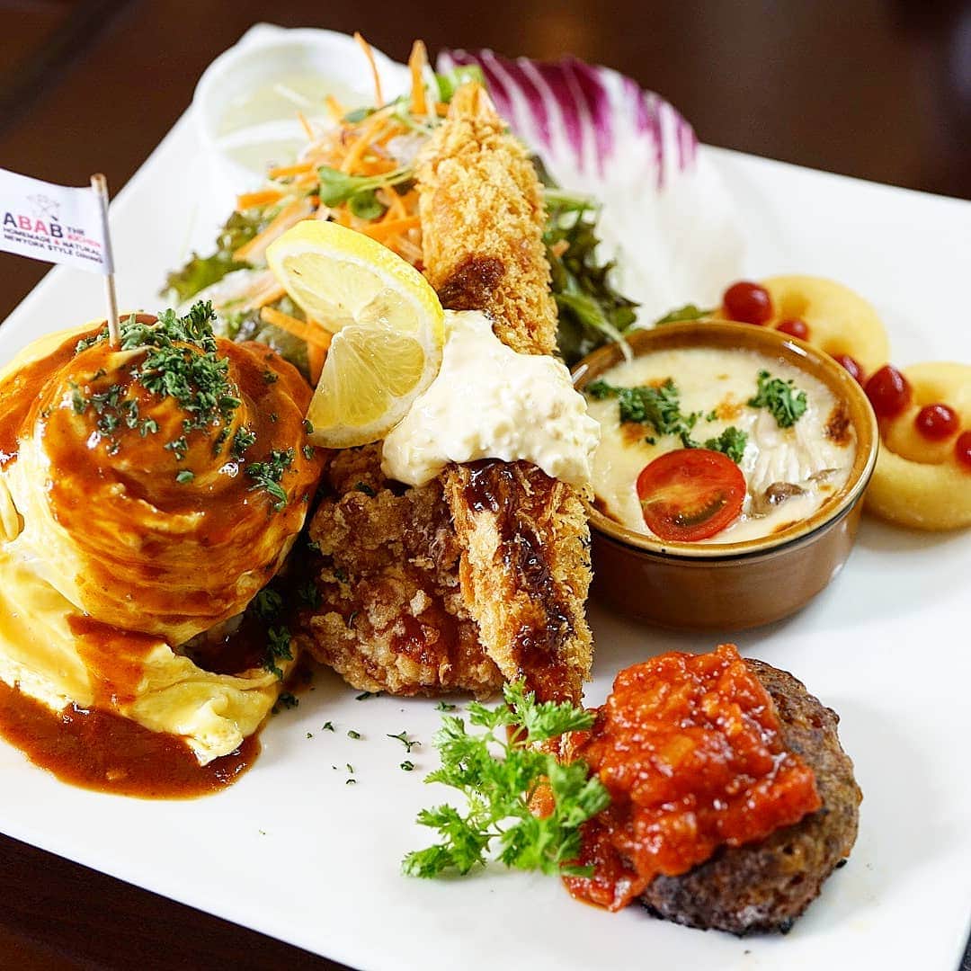 石関友梨のグルメインスタ