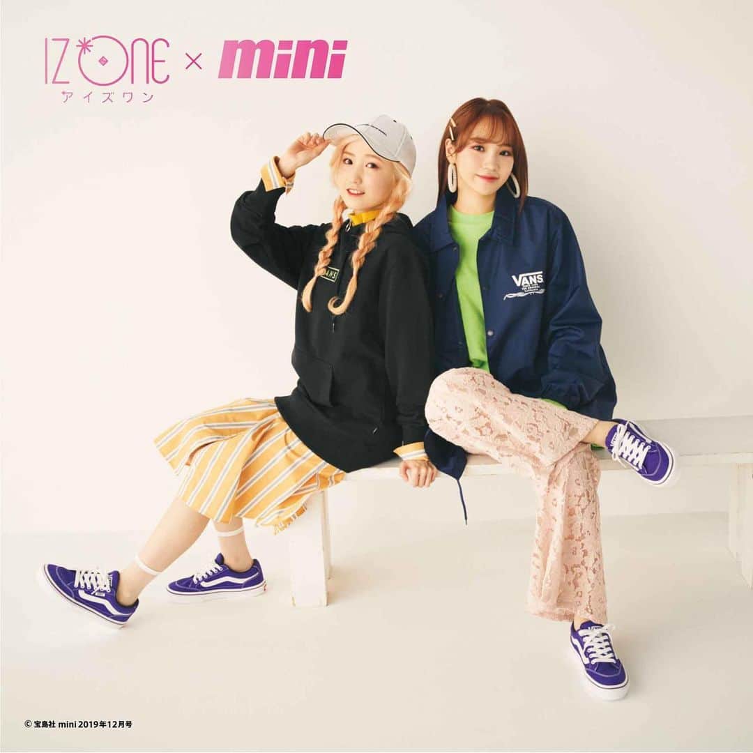 のインスタグラム：「. 【 mini × IZ*ONE 】 mini 12月号にてIZ*ONEがVANS【FALKEN】を履きこなし！ みんなの癒し系仁美は、フーディの王道ストリートアイテムをシャツワンピで上品に。 透明感溢れるチェウォンのスニーカーコーデはレースパンツでキュートさをキープ！ . @official_izone . #mini#IZONE#アイズワン#vans#ヴァンズ#スニーカー#新作#FALKEN#ファルケン#ウェア#かわいい #本田仁美 #キムチェウォン」