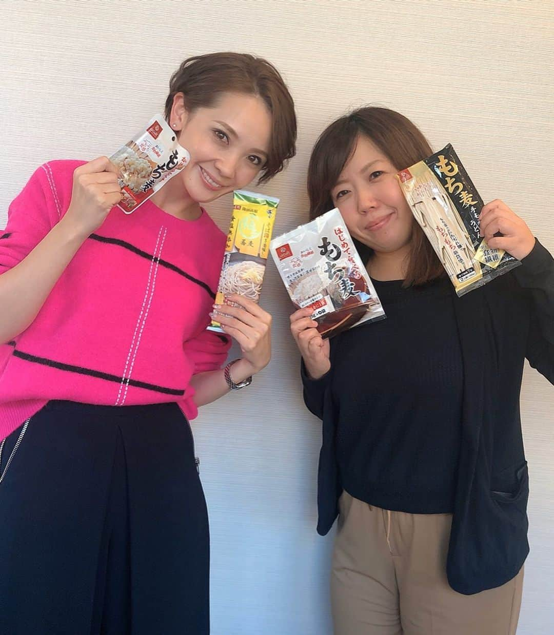 壱城あずささんのインスタグラム写真 - (壱城あずさInstagram)「.﻿ FM FUJI『壱城あずさのガッツだぜ！！』﻿ 11月10.17日(日)のゲストは株式会社はくばく広報ご担当の秋山さん😄﻿ はくばくさんの商品が大ファンの私は新商品が出るたびにワクワクします！！﻿ 美味しいだけではなく美と健康を大切に、そしていつも消費者の方の声を取り入れてくださる姿に感動します。﻿ 新商品、早く食べてみたい❤️﻿ ﻿ #はくばく﻿ #毎日もち麦食べてる﻿ #美と健康﻿ #新商品 #もち麦お試しサイズ #一度食べてみてください #カナッペ﻿ #美味しかったー﻿ #fmfuji﻿ #ラジオ﻿ #壱城あずさ﻿ #しーらん」11月7日 12時35分 - shiiran1012