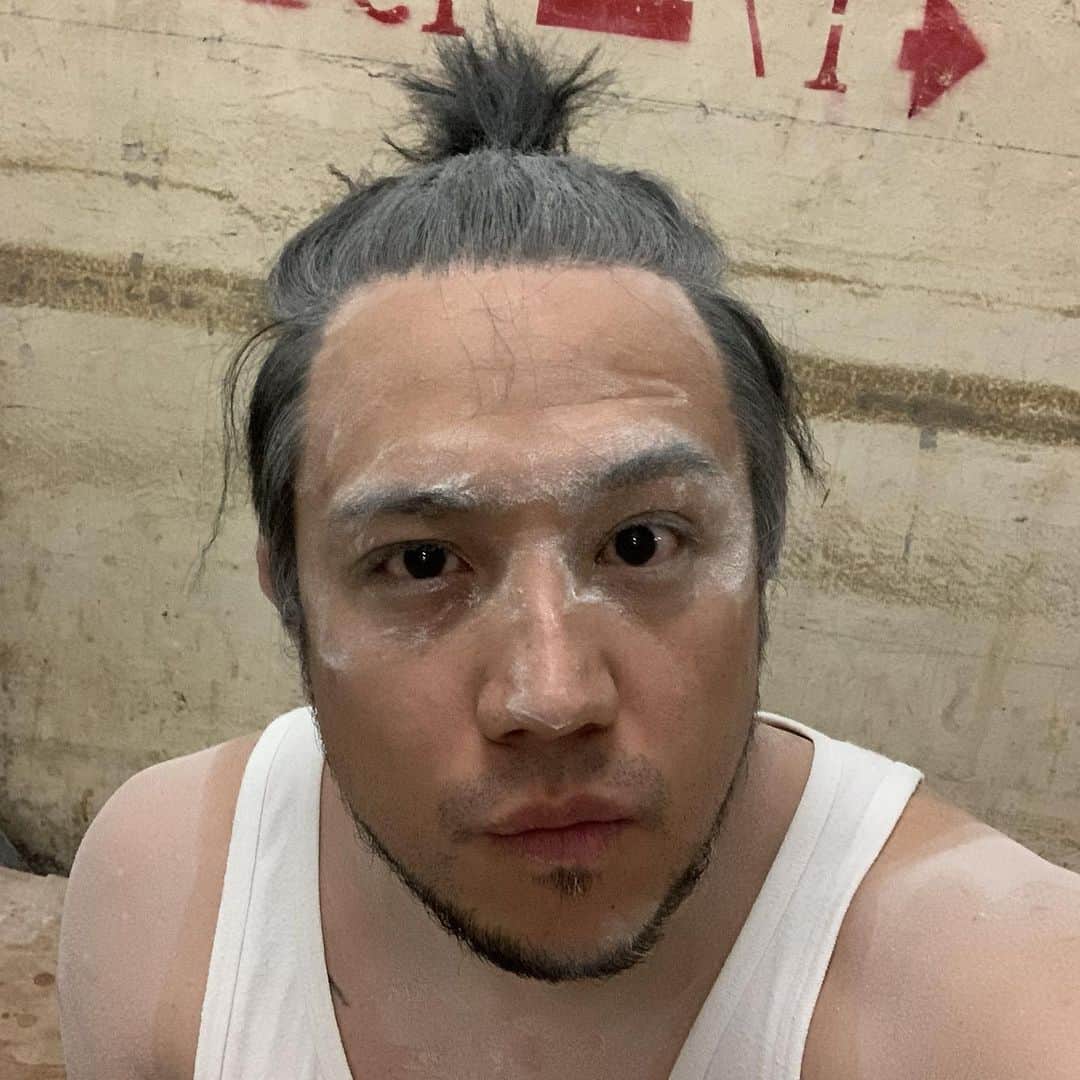 スティーブン・チョンのインスタグラム：「其實麵粉又有咩好怕喎  生命滿希望碗麵由我創 🤣🤣🤣🤣」