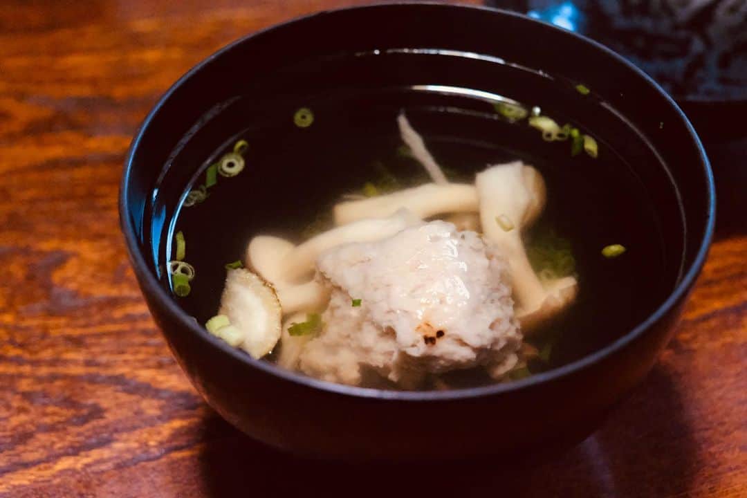 休日課長さんのインスタグラム写真 - (休日課長Instagram)「昨日の昼食。別府の大和田鮨にて。食べ心地、居心地最高でした。美味しかったなぁ…ごちそうさまでした！」11月7日 13時23分 - kyujitsu_kacho