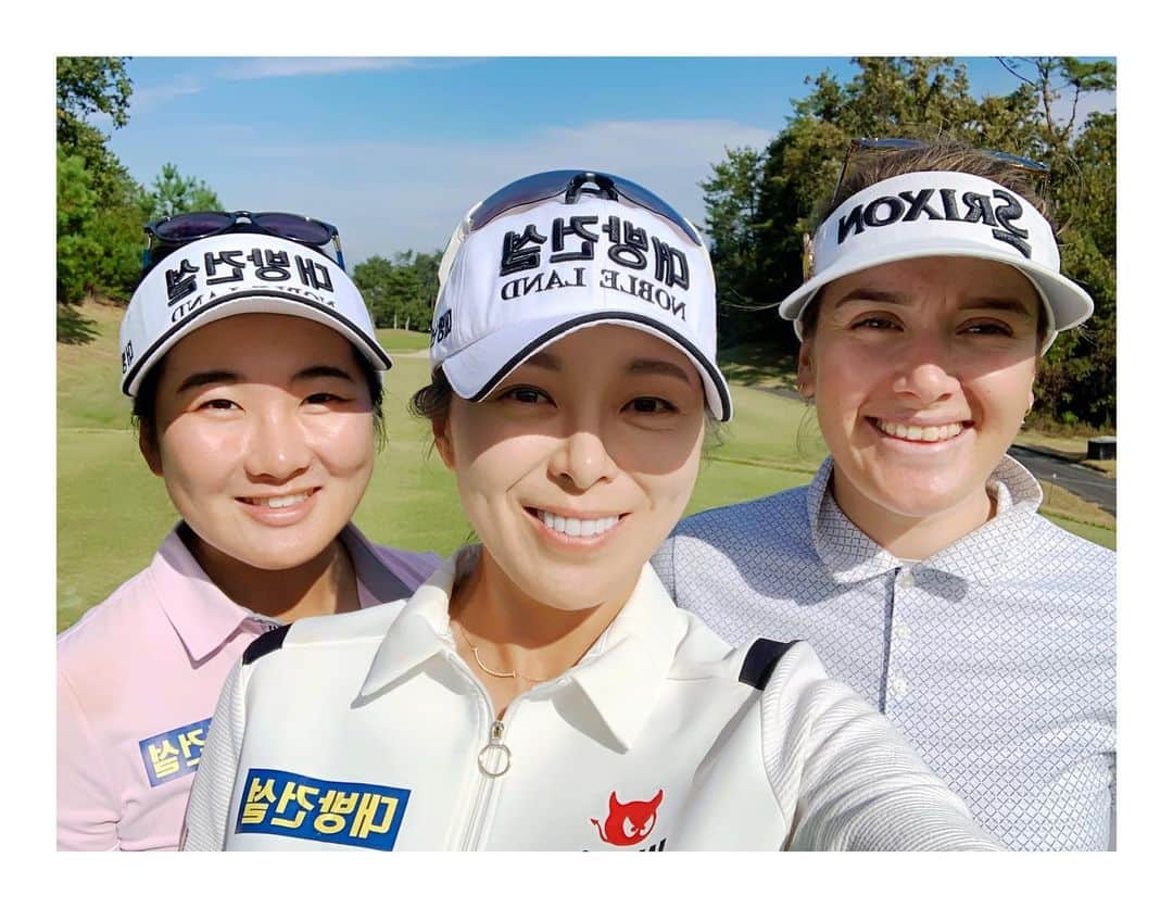 ハー・ミジョンさんのインスタグラム写真 - (ハー・ミジョンInstagram)「Last practice round with 2 Aussie sisters😆 #goodluck」11月7日 13時31分 - mi_jung1205