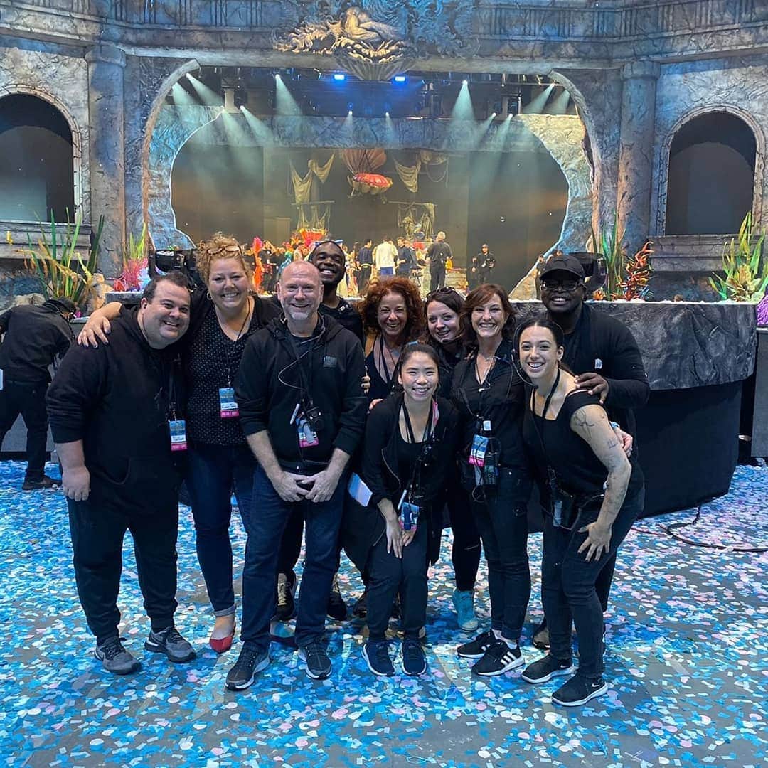 ベアトリサ・リャンさんのインスタグラム写真 - (ベアトリサ・リャンInstagram)「Had the coolest experience working on the #LittleMermaidLive set for a couple of days. Getting thrown into a job I knew nothing about was a whirlwind of chaos--a place I apparently thrive in 😆. I used to be terrified of doing anything outside my comfort zone, wanting to be over prepared for everything, but as I get older I find that I'm more willing to dive into new adventures. Each one is a rewarding experience and I gain a new little family every time. Thank you to KP's team for bringing me into the fold and guiding me through the process! On to the next... #grateful #blessed #newadventures」11月7日 13時55分 - bebe_liang