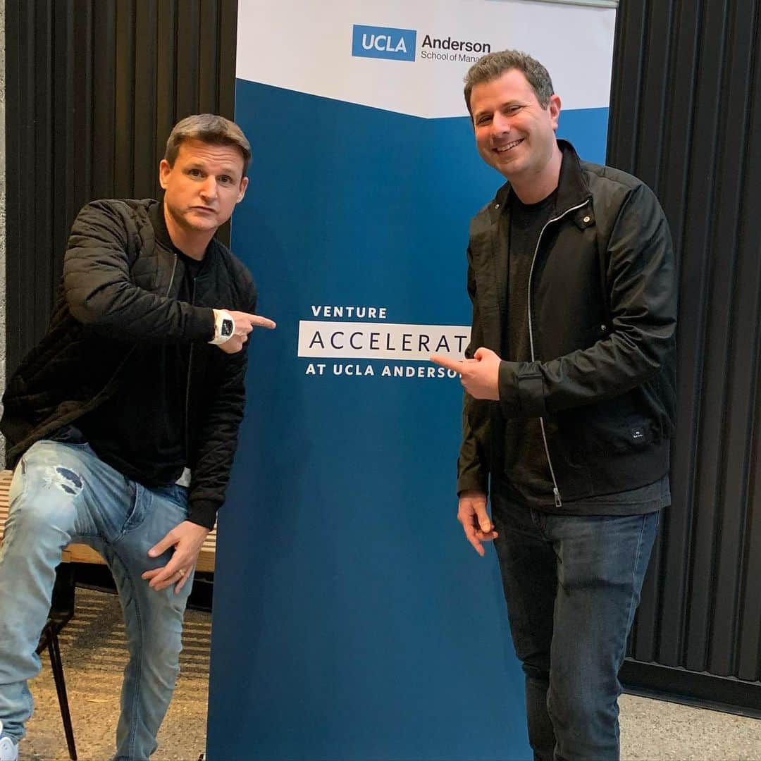 ロブ・ディアデックのインスタグラム：「Had a great time at the @uclaanderson Venture Accelerator event tonight with my man @rodkurtz. I love hearing people pitch their dream. I don’t care what type of business it is, I just love seeing how entrepreneurs strategize and story tell... good or bad it’s always inspiring. #UCLAentrepreneurs #WhyAnderson」