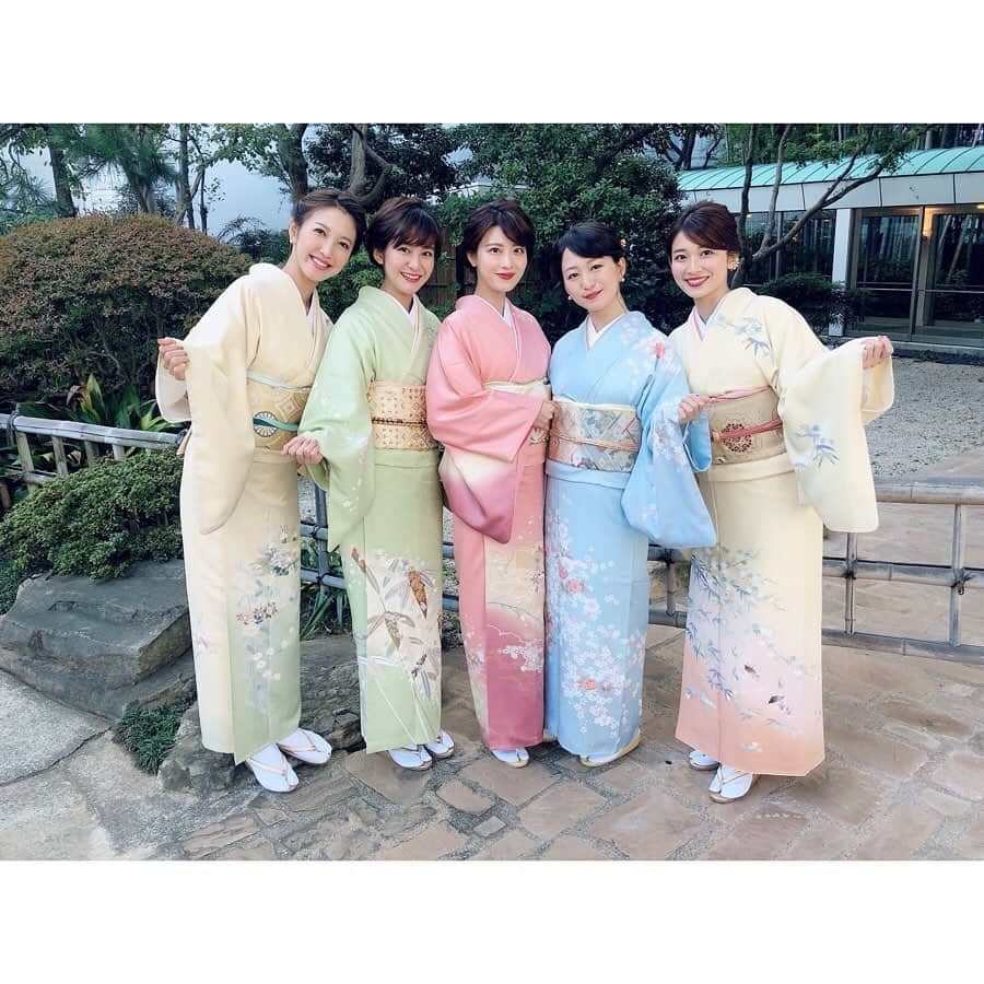 山本里菜さんのインスタグラム写真 - (山本里菜Instagram)「. 昨日は「第67回民間放送全国大会」でした！ 全国の民放局の番組やCMを表彰する式典で、その中でプレゼンターを務めさせていただきました。 . . 司会は テレビ朝日の 松尾由美子さんと 富川悠太さん . そして各局のアナウンサーがプレゼンターを務めました。 . 日本テレビからは郡司恭子さん テレビ朝日からは林美桜さん テレビ東京からは片渕茜さん フジテレビからは小澤陽子さん . 全員着物を着付けていただきました👘 . 待ち時間には皆さんと色んなお話ができて楽しかったです☺️ 局を越えて仕事でご一緒できる機会はなかなか無いので貴重な時間でもありました！🥺🎀 . . #民間放送全国大会  #小澤陽子 アナ #林美桜 アナ #郡司恭子 アナ #片渕茜  アナ #アナウンサー」11月7日 14時05分 - rinayamamoto_0622