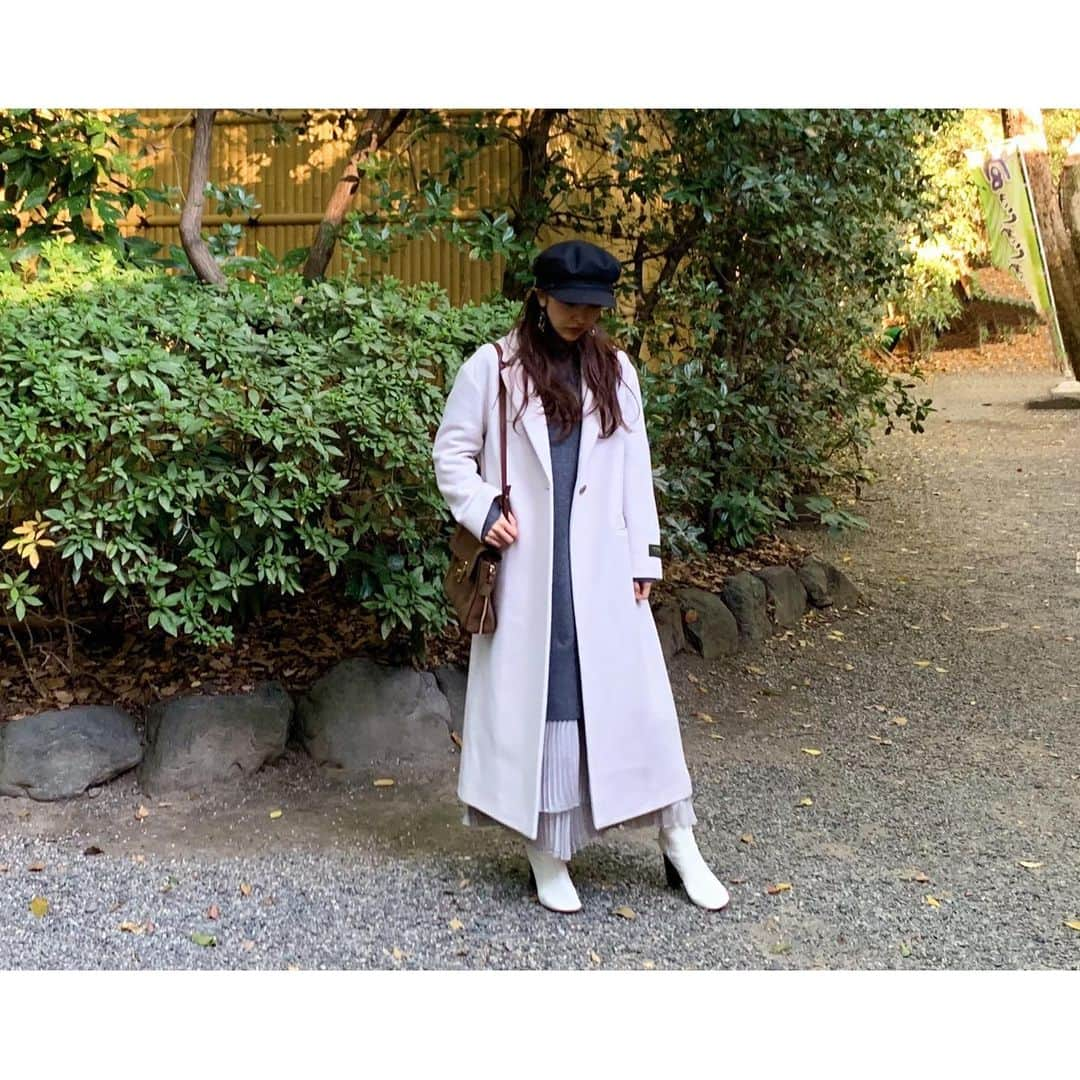 板野友美さんのインスタグラム写真 - (板野友美Instagram)「👗👠 #onepiecedress @lecielbleu_official  #coat @fray_id  #boots @celine  #casquette @ca4la_official  #ootd #友Style」11月7日 14時06分 - tomo.i_0703