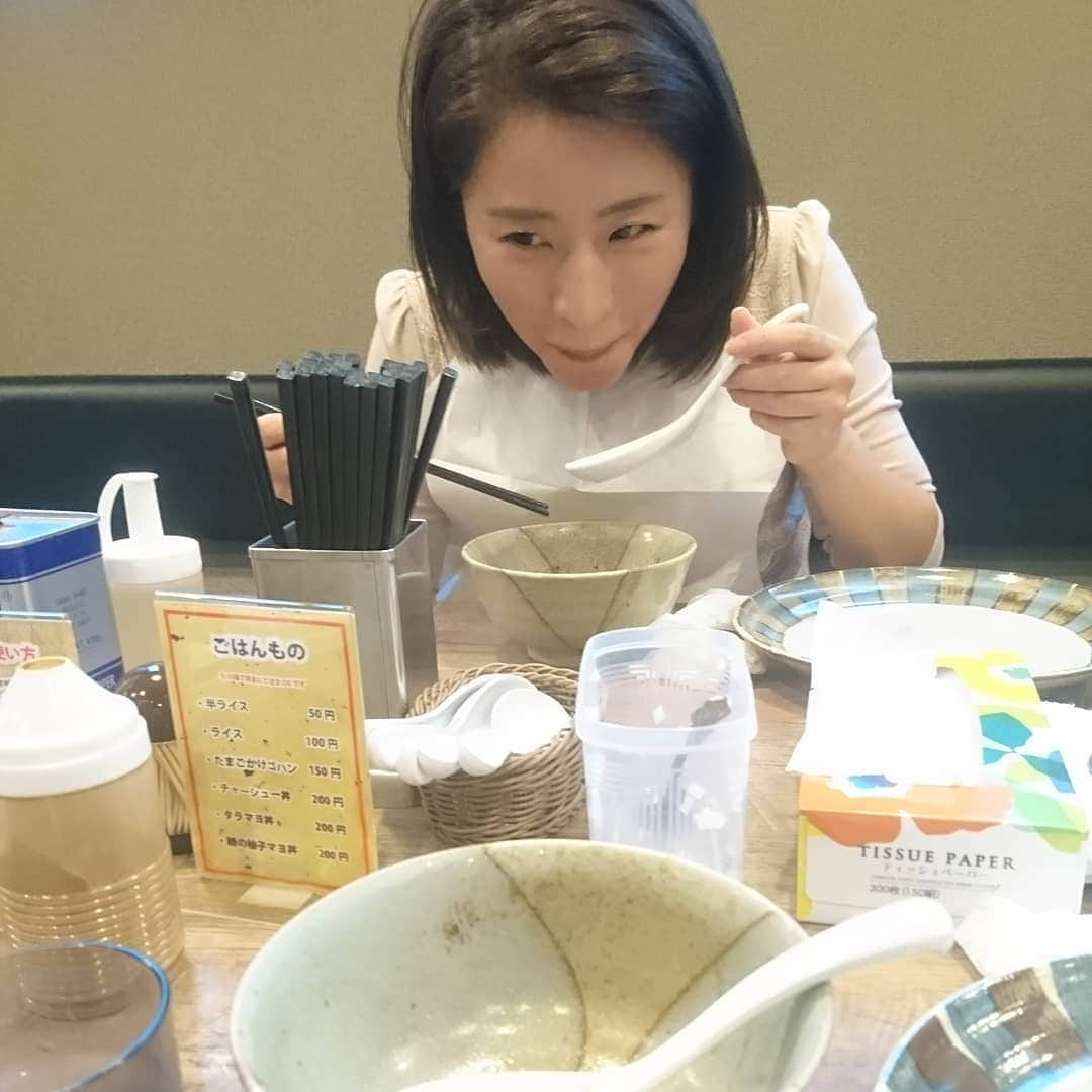 新山大さんのインスタグラム写真 - (新山大Instagram)「満腹。外は土砂降りの雨。 もう俺たちは食べ終えた。 あとはよしこ。がんばれ！食いきれ！ #しゅはり #つけ麺 #坂本佳子 #完食応援スタグラム」11月7日 14時06分 - dai_niiyama