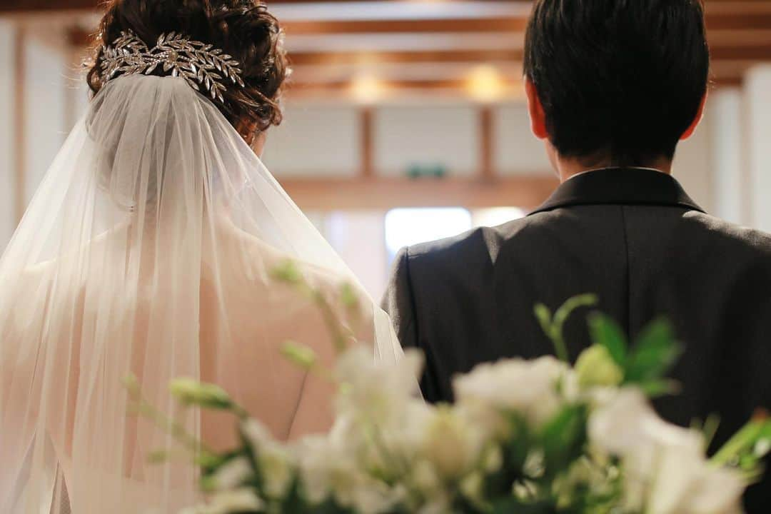 舞子ホテルさんのインスタグラム写真 - (舞子ホテルInstagram)「結婚式はおふたりで歩む新たな人生の第一歩♡  ゲストの皆様に見守られながら特別な一日を...💍 #maikohotel #maikohotelwedding #maiko #wedding #舞子 #舞子ホテル #舞子ホテルウェディング #ウェディング #結婚式 #舞子公園駅 #舞子駅 #プレ花嫁 #神戸花嫁 #和装 #前撮り #ウェディングフォト  #weddinghair #weddingbouquet #antique #classic #2019秋婚 #ガーデン挙式 #神前式 #和婚 #少人数婚 #家族婚 #アットホームウェディング」11月7日 14時47分 - maikohotel_wedding