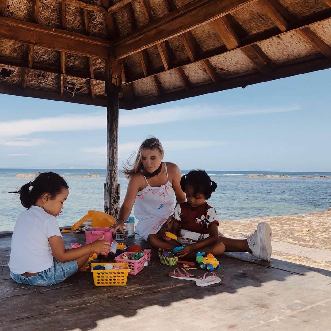 ソフィア・ケニンのインスタグラム：「Daily Indonesian life」
