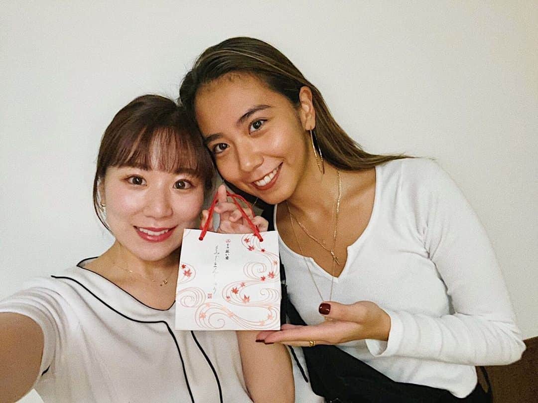 のインスタグラム：「ご結婚おめでとうございます💍💖今日入籍して今日会えて気持ちがほっこりした〜 改めておめでとうございます☺️ @elena.4beauty」