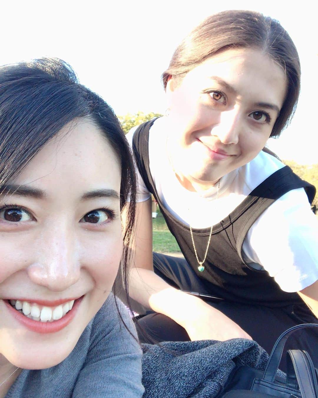 田中琴乃さんのインスタグラム写真 - (田中琴乃Instagram)「picnics ・ ロンドンオリンピック新体操イギリス代表りんちゃん🇬🇧 来日の度連絡くれて必ず会っています💓 天気もいい中、食べて運動してごろーっと寝そべって…素敵な午後を過ごしました🙌✨ ・ りんちゃんありがとう🥰 ・ ・ #picnics  #ピクニック #しゃぼん玉 #新体操  #rhythmicgymnastics  #friends」11月7日 15時51分 - tanakakotono