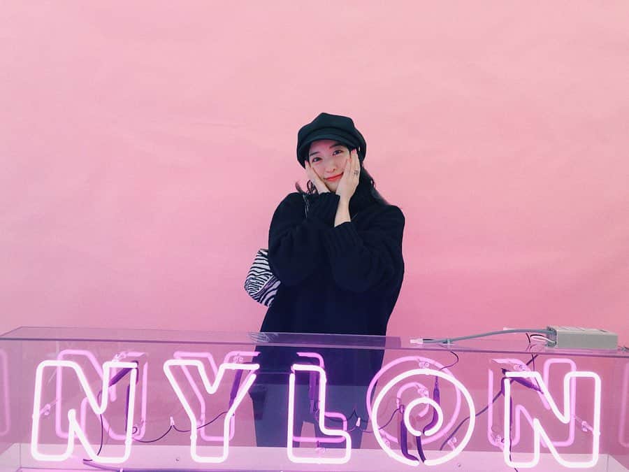 吉田菫さんのインスタグラム写真 - (吉田菫Instagram)「. monet × NYLONの個展へ🍒 . もねちゃんの作品が本当にだきすき！世界観が大好き！ 色彩感覚素晴らしすぎる、、、🥺💯 誰かが真似しようとしたってきっと彼女の作品は彼女にしか作れないなぁ。 . レコーディング前に駆け込んだんだ、、🥰🍑 好きなものや綺麗なものを見たり感じる事はとても刺激になる！♡ .」11月7日 16時01分 - sumiredooon1228