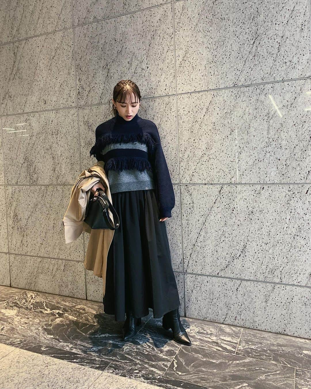 ARISA（和田有沙）さんのインスタグラム写真 - (ARISA（和田有沙）Instagram)「本日の私服☺︎ㅤㅤㅤㅤㅤㅤㅤㅤㅤㅤㅤㅤㅤ 出勤前に撮ってもらいました✌︎ㅤㅤㅤㅤㅤㅤㅤㅤㅤㅤㅤㅤㅤ 今回の出張ではアウターはトレンチしか持ってきてないです🤔 ざっくりニットの上からもしっかり羽織れるトレンチに助けられています🥺💓ㅤㅤㅤㅤㅤㅤㅤㅤㅤㅤㅤㅤㅤ ㅤㅤㅤㅤㅤㅤㅤㅤㅤㅤㅤㅤㅤ そして シワが気にならないイージーケアが嬉しいウエストタックボリュームスカートはBEGとBLKの2色買い✌︎ㅤㅤㅤㅤㅤㅤㅤㅤㅤㅤㅤㅤㅤㅤ ㅤㅤㅤㅤㅤㅤㅤㅤㅤㅤㅤㅤㅤ 名古屋▶︎発売中 ONLINE▶︎20日 LUCUA▶︎22日ㅤㅤㅤㅤㅤㅤㅤㅤㅤㅤㅤㅤㅤ ニットは名古屋店は9日発売予定です☺︎ㅤㅤㅤㅤㅤㅤㅤㅤㅤㅤㅤㅤㅤㅤㅤㅤㅤㅤㅤㅤㅤㅤㅤㅤ それでは行ってきます💃ㅤㅤㅤㅤㅤㅤㅤㅤㅤㅤㅤㅤㅤ ㅤㅤㅤㅤㅤㅤㅤㅤㅤㅤㅤㅤㅤ #laviedeleory#leory#LeoryxEBLÓA #ラヴィドゥレオリー#レオリー#レオリーエブロア#名古屋#名古屋高島屋#高島屋#arisa_fashion」11月7日 16時22分 - wadaarisa