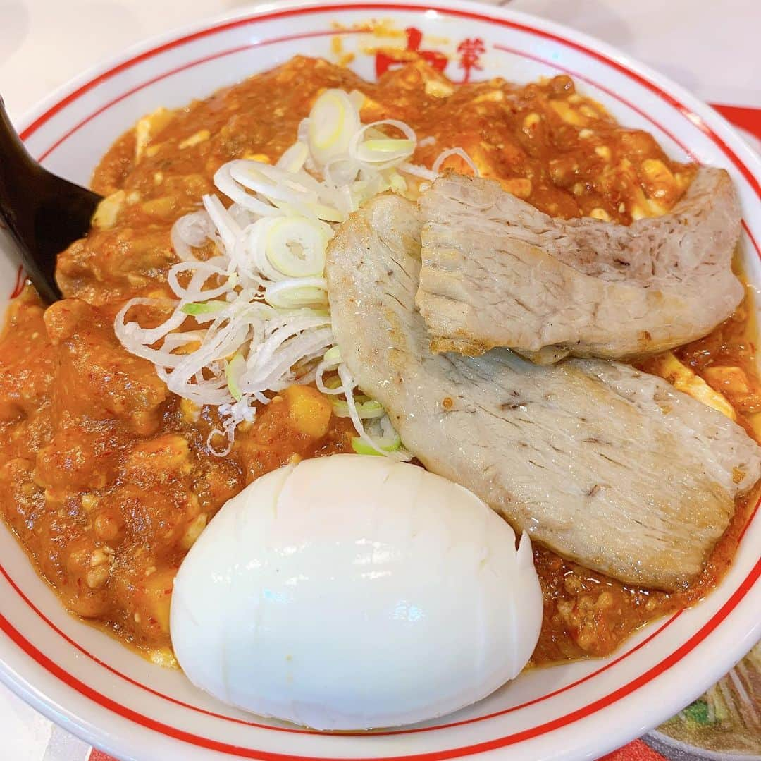 赤羽さんのインスタグラム写真 - (赤羽Instagram)「#蒙古タンメン中本 #特製樺太丼 と #冷やし味噌スープ  #ラーメン #ラーメンインスタグラマー  #ラーメンパトロール  #ラーメンインスタグラム  #ラーメンデータベース #ラーメンdb  #蒙古タンメン中本大宮店」11月7日 16時33分 - akabass