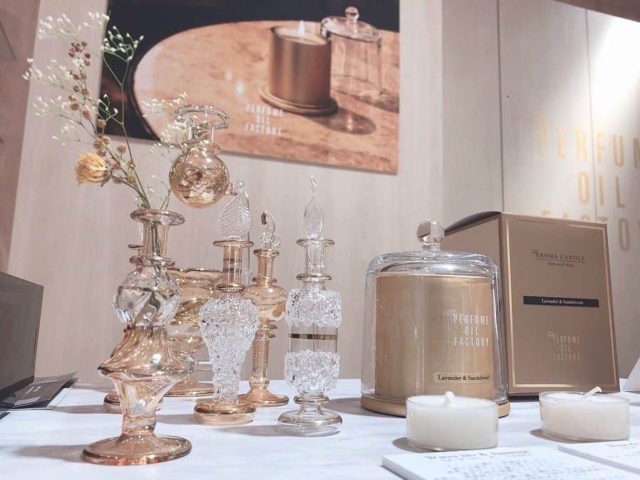 aya onoのインスタグラム：「松坂屋名古屋店南館2F、KiKiYOCOCHOにある 【The PERFUME OIL FACTORY】  アルコールと水を一切使用していない、純粋なオイルの香水だからこそ「香りの本質」を楽しんでいただけます！ The PERFUME OIL FACTORY の香水は少し珍しいロールオンタイプ✨ 実際につけていても、香りがものすごく長続きしました☺️ 種類も豊富！！ 1〜31の香りがあるので、お誕生日の月の数字と日の数字を選んでギフトにされる方も多いみたいですよ🎁  31種類の他に日本の四季と伝統から「さくら」「抹茶」「ゆず」「うめ」の4種類 そしてさらに上質さを追求したプレミアムパフュームオイルも5種類あります  そして一際目を惹くパフュームグラス、女性にとってはたまらない可愛さですよね💓 お部屋に置いておくだけで気分上がります！！ パフュームグラスにオイルを移しかえて、より優雅に香りを楽しみたくなりますね  是非皆さんも足を運んでお気に入りの香りを見つけてみてください✨  #theperfumeoilfactory #ロールオンフレグランス #フレグランス #パフュームグラス #perfumegrass #香水好き #香水集め #香水  #香水専門店 #名古屋香水 #アロマ #松坂屋名古屋店 #松坂屋アンバサダー #PR #matsuzakaya #松坂屋 #名古屋 #nagoya #美容 #美容家 #beauty #KiKiYOCOCHO_nagoya #キキヨコチョ名古屋」