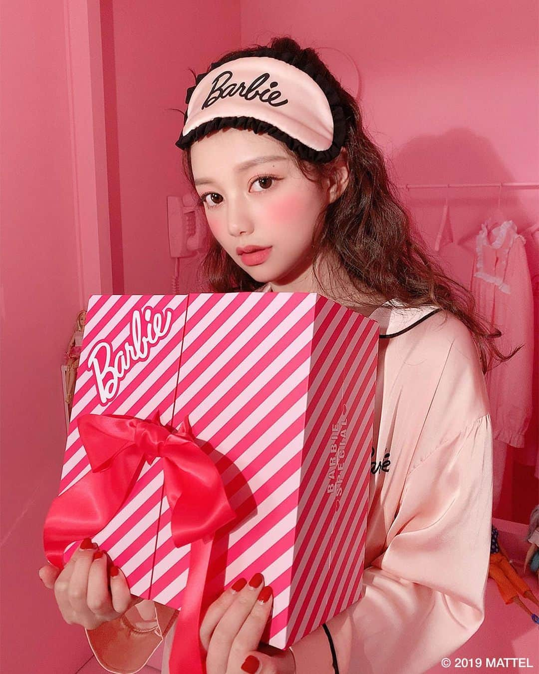 Chuuさんのインスタグラム写真 - (ChuuInstagram)「CHUU x Barbie❤️ 이뻥❤️ #chuuseoul #barbie」11月7日 17時21分 - chuu_official