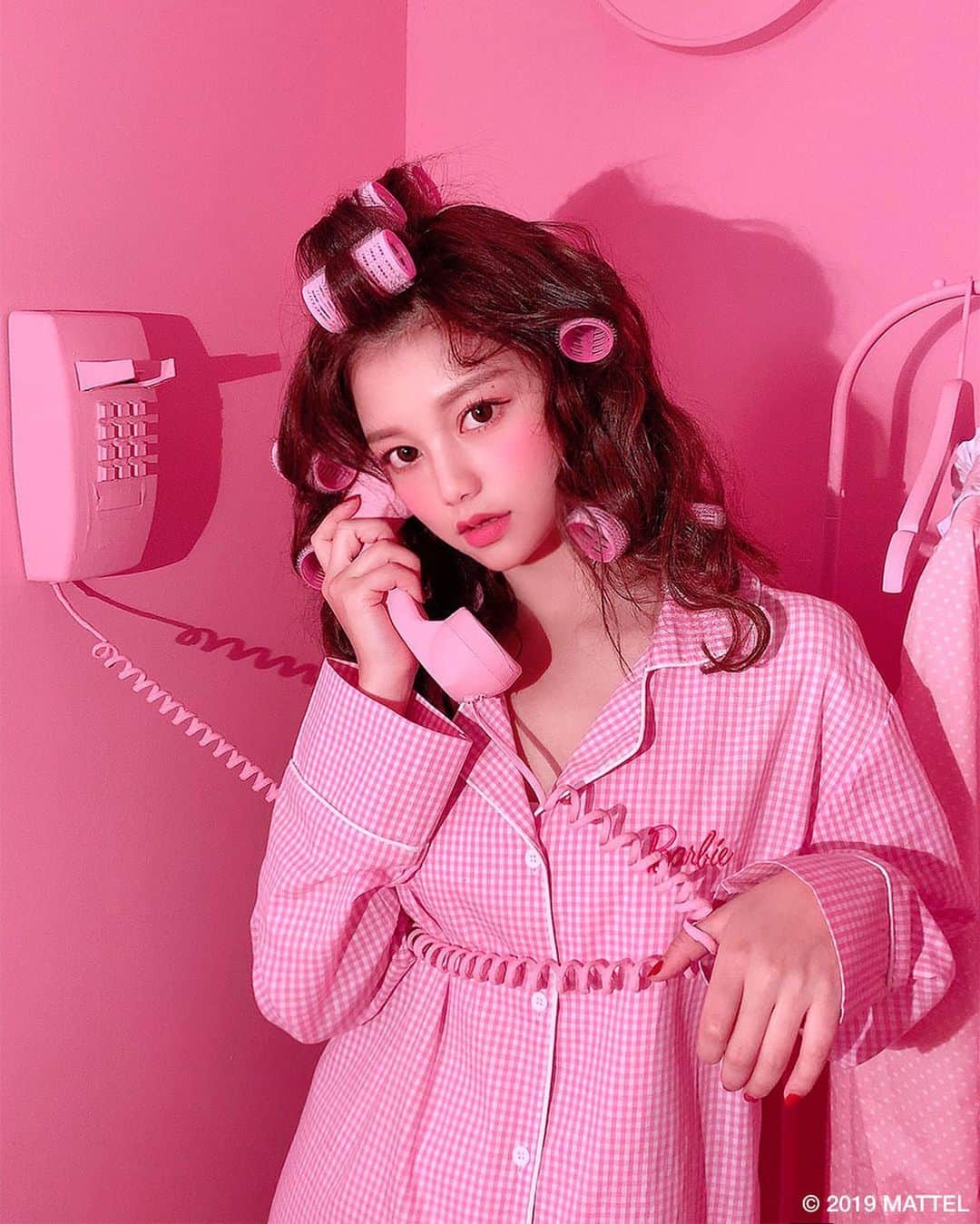 Chuuさんのインスタグラム写真 - (ChuuInstagram)「CHUU x Barbie❤️ 이뻥❤️ #chuuseoul #barbie」11月7日 17時21分 - chuu_official