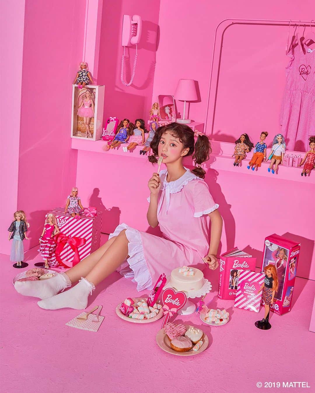 Chuuさんのインスタグラム写真 - (ChuuInstagram)「CHUU x Barbie❤️ 이뻥❤️ #chuuseoul #barbie」11月7日 17時21分 - chuu_official