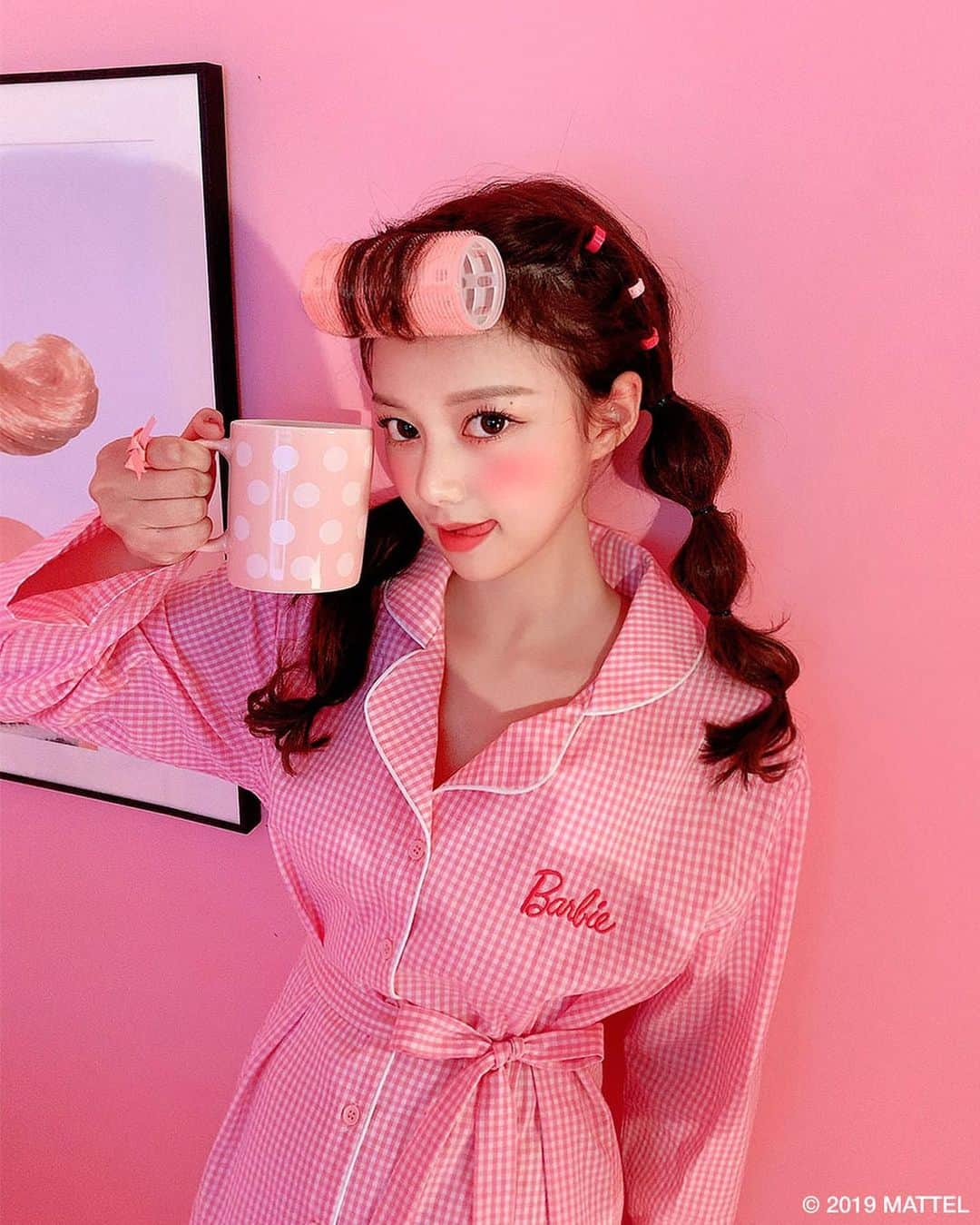 Chuuさんのインスタグラム写真 - (ChuuInstagram)「CHUU x Barbie❤️ 이뻥❤️ #chuuseoul #barbie」11月7日 17時21分 - chuu_official