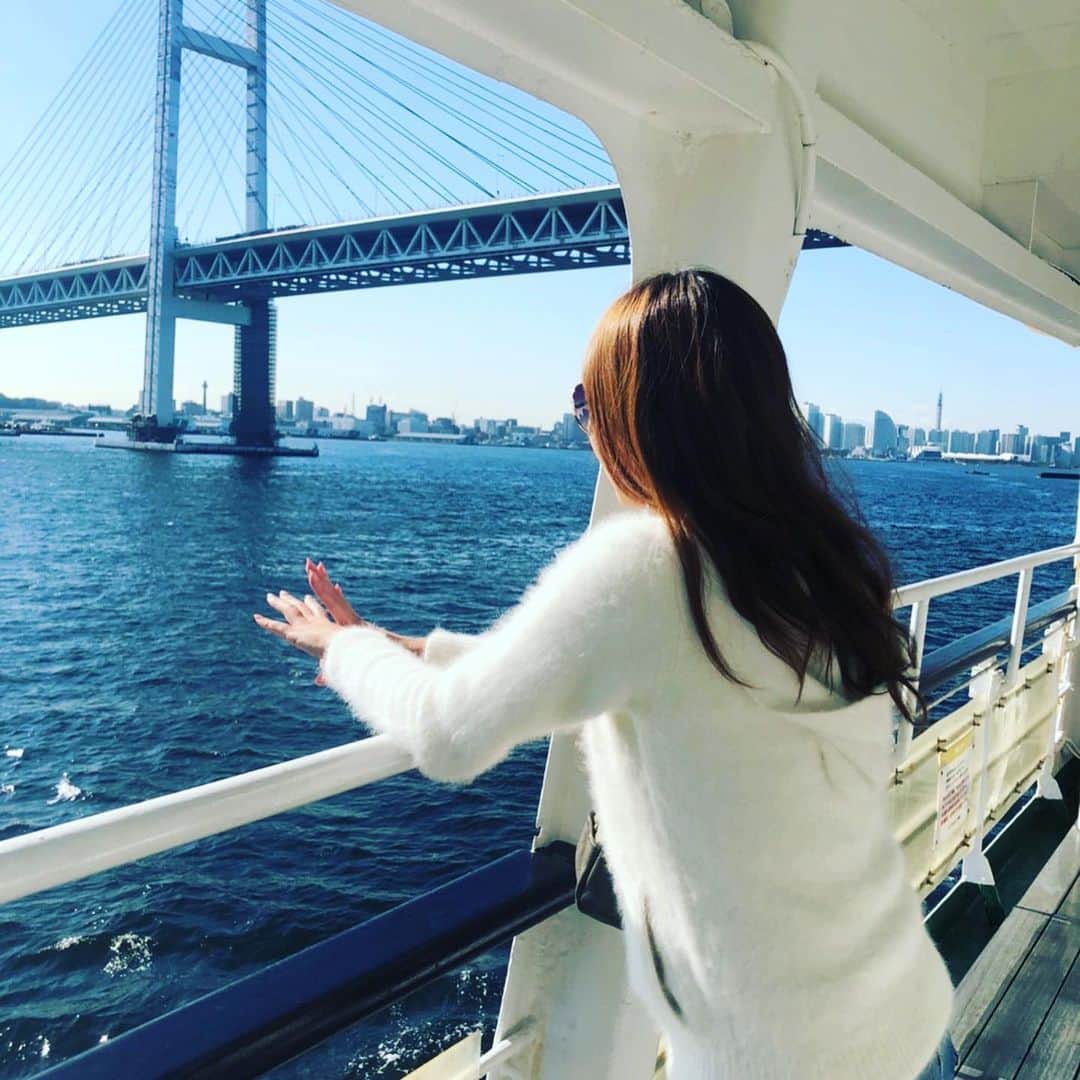 MAYUMIさんのインスタグラム写真 - (MAYUMIInstagram)「ランチクルーズ♪ ⛴  雲一つない晴れの日に行ってきました🥰 横浜の景色を見ながら 中華のビュッフェ たまにはこんなランチも良いなぁ♡  #ロイヤルウィング　#横浜港」11月7日 17時38分 - djmayumi