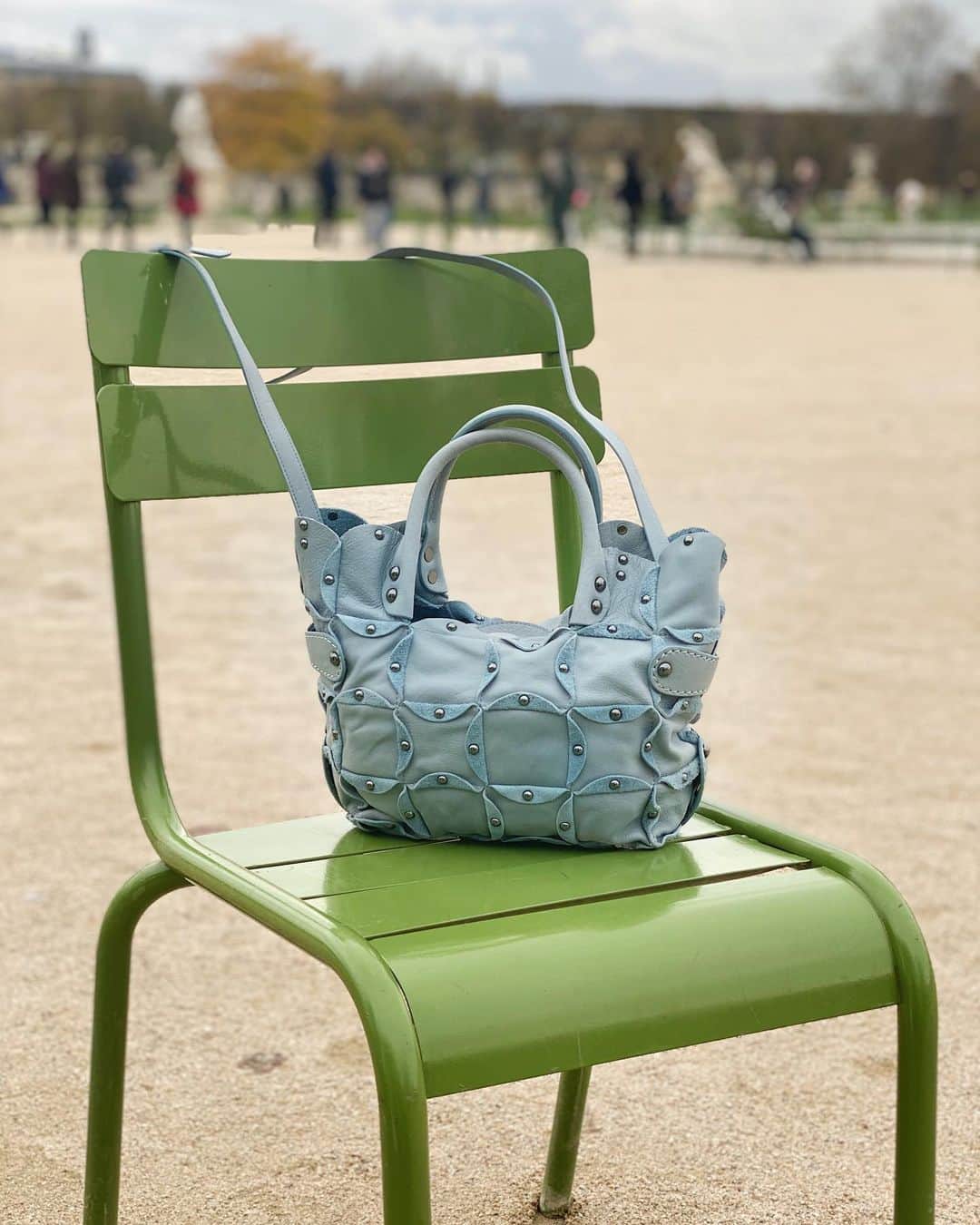 ジャマンピュエッシュのインスタグラム：「The Arica is a Jamin Puech classic in a convenient mini version updated this season in the color of the Parisian autumn sky.」