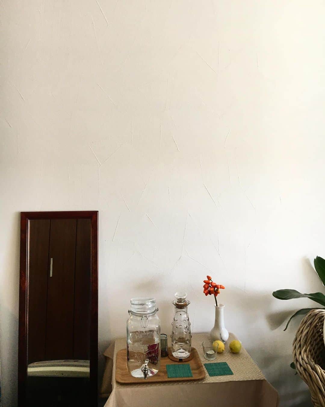SHANTIさんのインスタグラム写真 - (SHANTIInstagram)「この壁にどんな絵を飾ろう？」11月7日 18時16分 - shantimusic