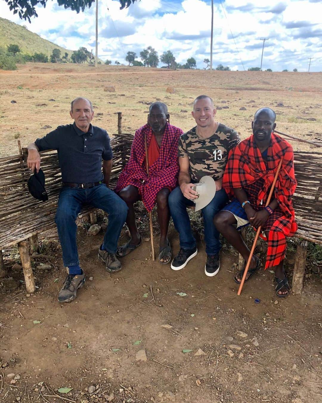 ジョルジュ・サンピエールさんのインスタグラム写真 - (ジョルジュ・サンピエールInstagram)「With my dad, the Maasai chief and his son.」11月8日 4時58分 - georgesstpierre