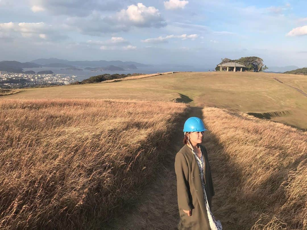 川崎優さんのインスタグラム写真 - (川崎優Instagram)「. . 【鬼岳写真館🏔２】 1枚目..たたずむ鬼岳 2枚目..わたしは鬼岳 3枚目..癒しの鬼岳 4枚目..うつくしき鬼岳 📷..director//Mr.kagiyama #ご清聴ありがとうございました #長崎 #五島市 #鬼岳 #VPロケ #ヘルメットかぶって早6年」11月7日 20時49分 - yuu__noir