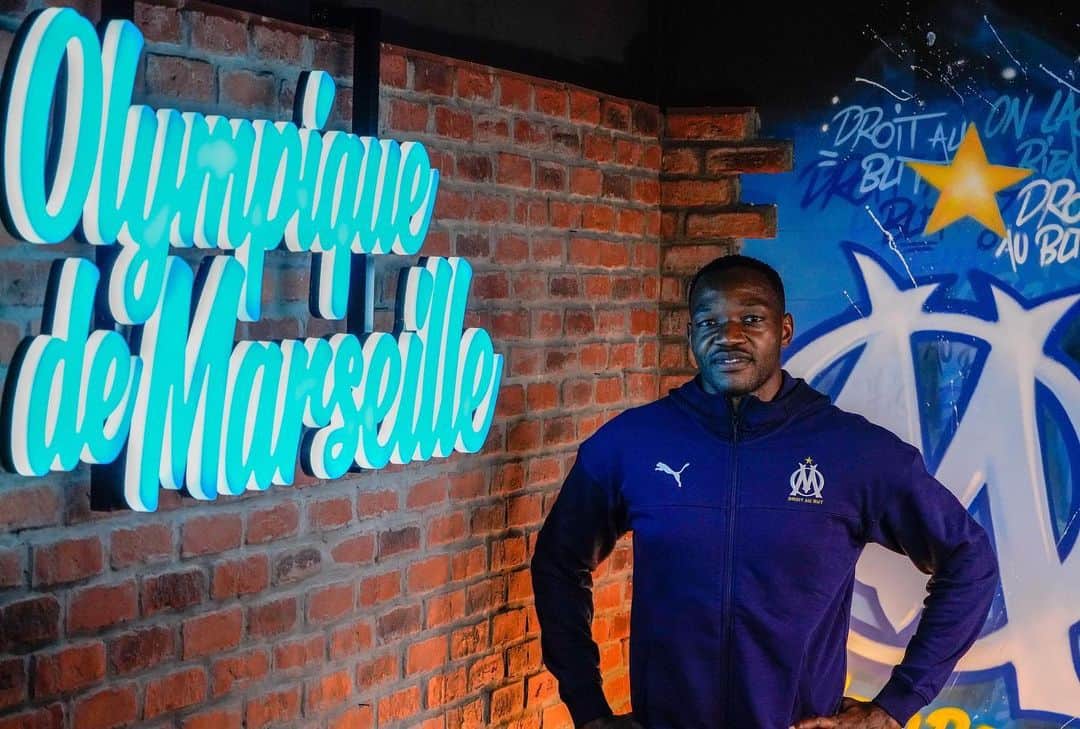 スティーヴ・マンダンダのインスタグラム：「⚪️Ⓜ️ #teamom」