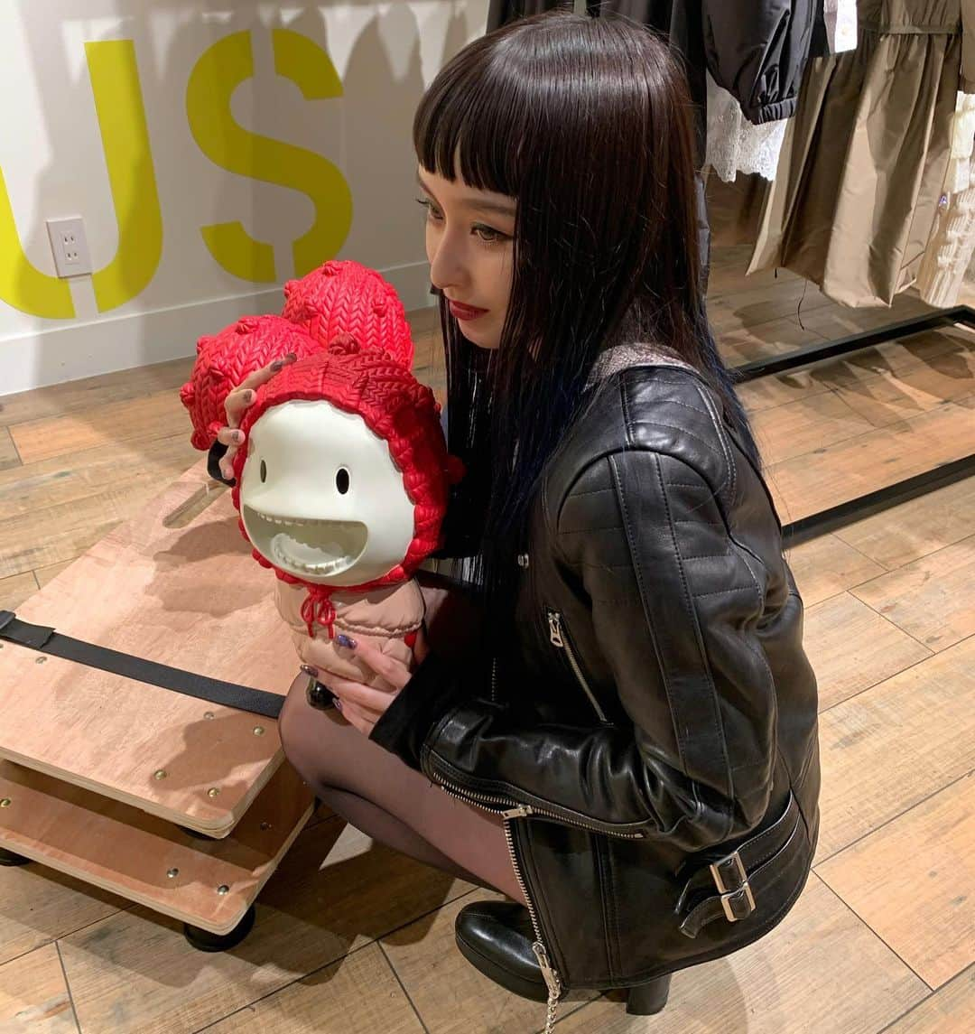 aoiさんのインスタグラム写真 - (aoiInstagram)「全種類ほしい😂💓 #monclergenius」11月7日 21時26分 - aoi_301