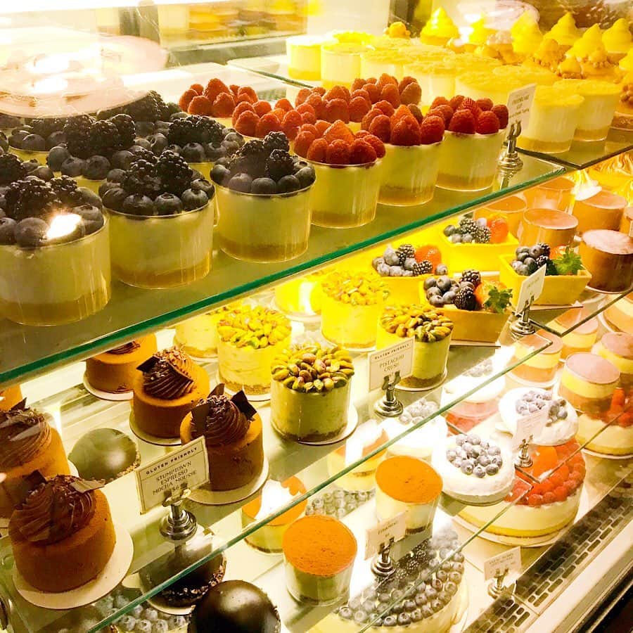 逢月あかりさんのインスタグラム写真 - (逢月あかりInstagram)「ブルーベリーチーズケーキ🍰 . . フルーツたっぷりでさっぱりしてて美味しかった☺️ . #チーズケーキ#cafe #tatte#cake#🍰」11月7日 21時23分 - akari.ouzuki