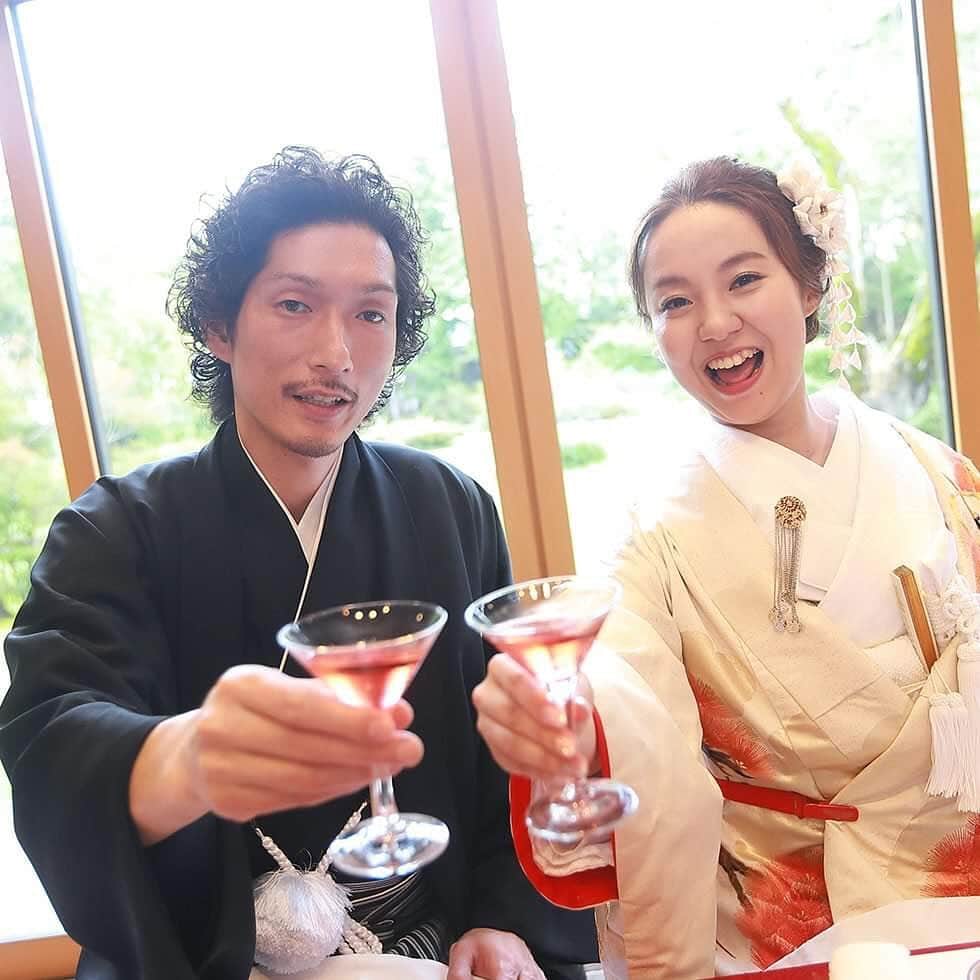 五十嵐邸ウエディングさんのインスタグラム写真 - (五十嵐邸ウエディングInstagram)「10月の素敵な新郎新婦様💕お幸せに✨ 日本の伝統美がより心に残る想い出とともに彩ります✨🎀 #五十嵐邸ガーデン  #邸宅ウェディング #古民家ウェディング  #五十嵐邸ウエディング # 和婚#和装ウェディング  #大人ウェディング #おしゃれ花嫁  #新潟ウェディング #新潟花嫁 #新潟プレ花嫁 #プレ花嫁 #卒花嫁 #卒花  #結婚式 #結婚式準備 #花嫁準備 #ブライダルフォト #ウエディングフォト  #2019夏婚 #2019秋婚 #2019冬婚 #婚約 #小さなウェディング  #花嫁さんと繋がりたい #日本中のプレ花嫁さんと繋がりたい #プロカメラマン#ツインズ#sakuramanagement事務所」11月7日 21時24分 - ikarashitei.wedding