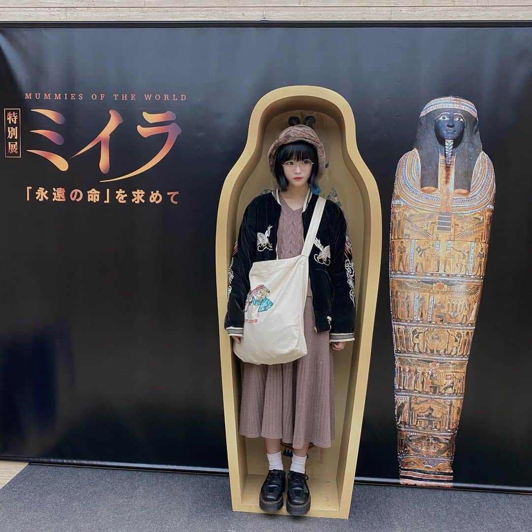 中川美優さんのインスタグラム写真 - (中川美優Instagram)「棺に入るのは2回目だなあ#ミイラ展#美優のふく」11月7日 21時39分 - nakagawamiyuu