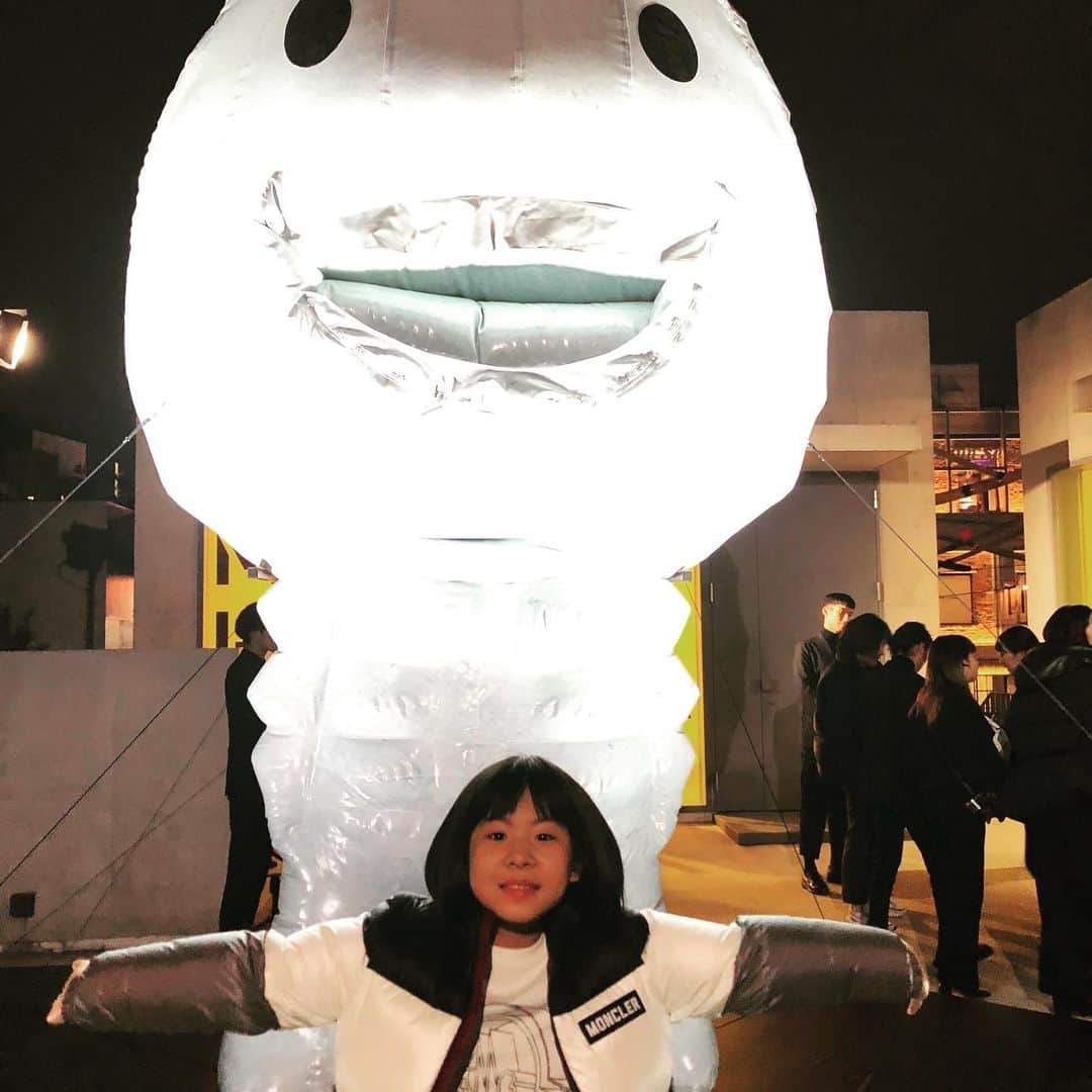 かねあいよよかさんのインスタグラム写真 - (かねあいよよかInstagram)「‪I participated in the opening party of Moncler "House of Genius"❗️There were so many exciting items🤗‬﻿ ‪I was able to meet my favorite MIYAVI and promised to have a session together🥁🎸‬﻿ ﻿ ﻿ ‪#monclergenius ‪#geniusisborncrazy ‪#miyavi #yoyoka ‪#moncler ‪#houseofgenius」11月7日 21時49分 - yoyoka_drums