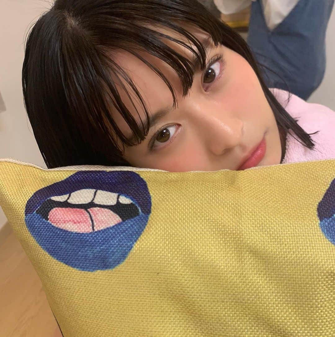 のインスタグラム：「昨日のかわいいルン❤︎ とある撮影でナチュラルだけどほてったメイクにしました❤︎ #hairmake #横田ひかる #osakana_yuki」