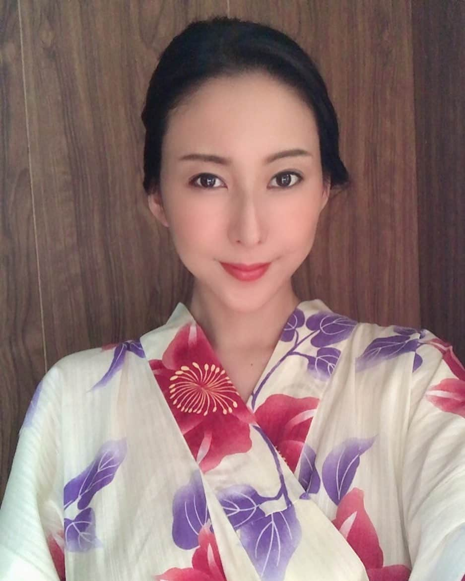 松下紗栄子のインスタグラム：「ご無沙汰してばかりで ごめんなさい🙇‍♀️ 撮影でちょっと遠出しました★  #松下紗栄子  #マツシタサエコ #matsushitasaeko」