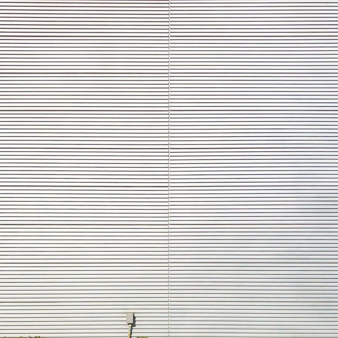 tsuno2noのインスタグラム：「7.November.2019 東品川 . #ザ壁部 #igersjp #instagram #こんななの #minimalint #9minimal7 #ic_minimal #arkiminimal #rsa_minimal #indies_gram #tv_simplicity #jj_minimalart #arte_minimal #タグキング👑 #minimalmood #shotoniphone #soulminimalist #indies_minimal #minimal_greece #instagramjapan #buildingstylesgf #ig_minimalshots #unlimitedminimal #paradiseofminimal #minimal_perfection #ihaveathingforminimal #LOVES_UNITED_MINIMAL .」