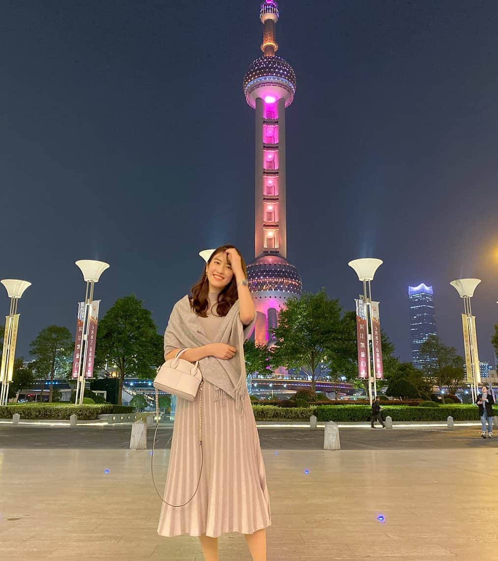 杉本雛乃のインスタグラム：「SHANGHAI🇨🇳 . 初上海、初中国でした！！ とにかくパワーが凄かった... ずっと行きたかった中国、来れてよかった☺️💕 . #shanghai #上海旅行」