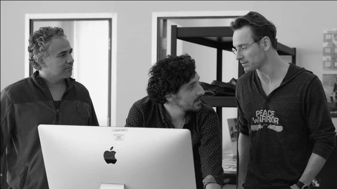 アダム・シャピロのインスタグラム：「A little #TBT @johnortiz718/shappy/ @michael.fassbender STYLE 🍎」