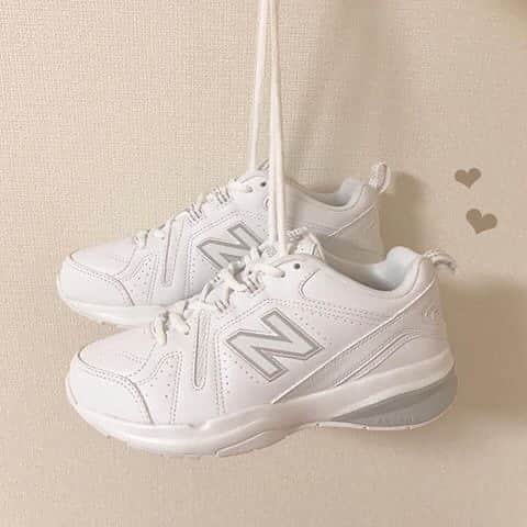 Sucleさんのインスタグラム写真 Sucleinstagram ニューバランスのスニーカーがかわいいんです こちらはホワイトカラーの厚底 スニーカー 長距離を歩くテーマパークなどで大活躍しそうですよね ぜひチェックしてみてください Photo By Na Mi 914