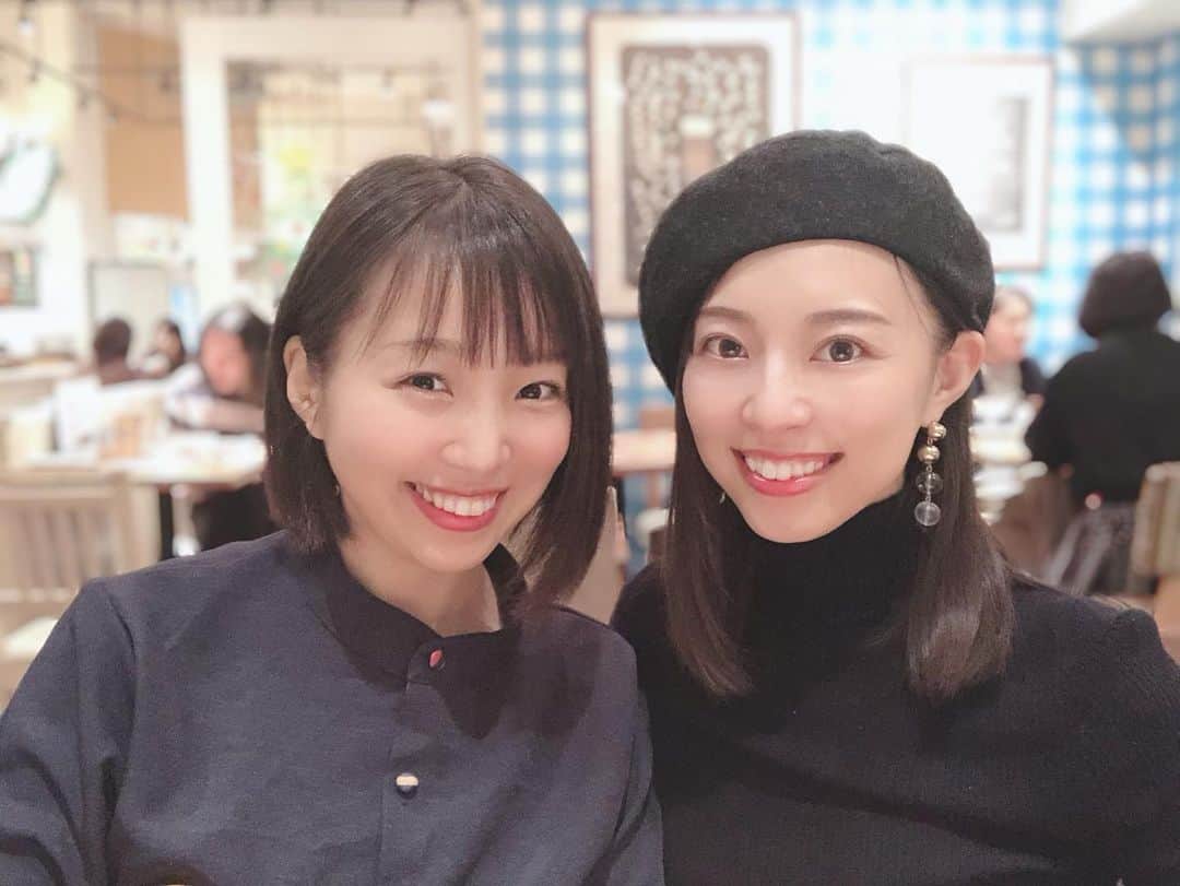 天舞音さらさんのインスタグラム写真 - (天舞音さらInstagram)「可愛い可愛い可愛い方にお会いしました😍😍😍普段あまりこの言葉を連発しない私が、今日は心の底から「可愛いー」が繰り返し出てきたww  笑って、泣いて、また笑って😂😂忙しかったー！！❤️❤️❤️ I met my previous coworker who is actress.she is same age as me but so so beautiful. every time when I see her, I wonder that why I could act on a same stage with such a beautiful woman 😂😂 #愛加あゆ　さん」11月8日 0時29分 - sara.amane