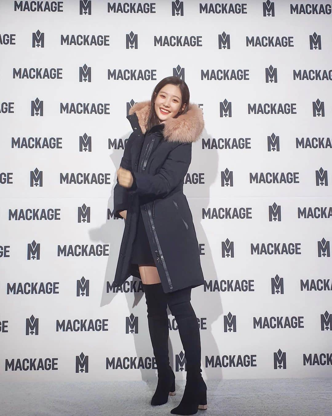 チョン・チェヨンさんのインスタグラム写真 - (チョン・チェヨンInstagram)「🥶😊 ❄️❄️ @mackage」11月8日 0時50分 - j_chaeyeoni