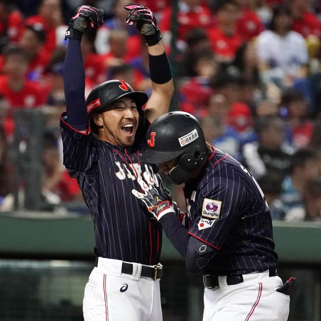 侍ジャパンさんのインスタグラム写真 - (侍ジャパンInstagram)「⠀ 第2回 WBSC プレミア12 オープニングラウンド 第3戦 チャイニーズ・タイペイ 1 - 8 日本  鈴木誠也が2試合連続本塁打を含む4打点💪✨ 3連勝でスーパーラウンドへ‼️ ⠀ #侍ジャパン #Premier12 #鈴木誠也 #菊池涼介 #carp #吉田正尚 #Bs2019 #今永昇太 #baystars #大野雄大 #dragons #岸孝之 #rakuteneagles #源田壮亮 #seibulions」11月8日 2時27分 - samuraijapan_official